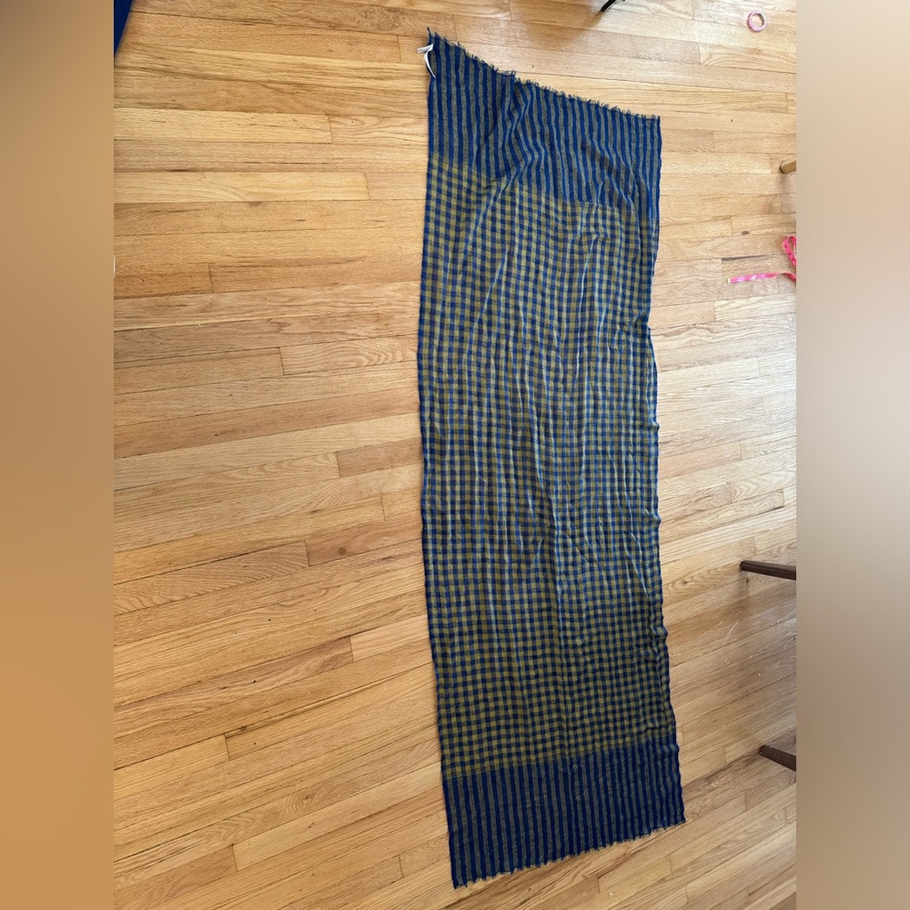 Denis Colomb Blue / Yellow Scarf EUC